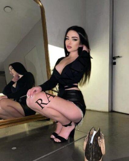 Verified Call Girls in East of Kailash Delhi (⑨⑤④⓪⑨⑧⑦⑥②④) At Your Doorstep