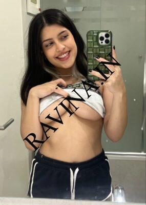 Sexy-Girl-From-Mumbai-Is-Showing-Her-Cute-Boobs_004