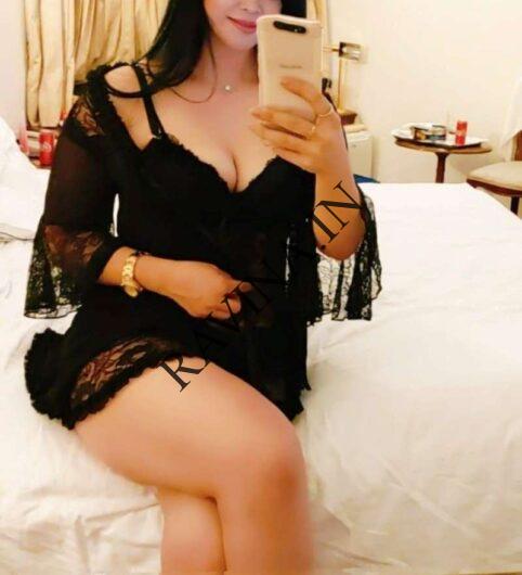Call Girls in Maidan Garhi 8448224330 Delhi Escorts Service